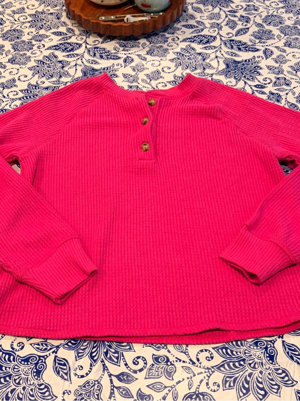 NWOT old Navy Women’s XS Bright Pink Waffle Knit Henley Pullover